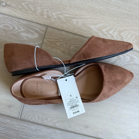 a new day Chic Brown Suede Women's Flats - Picture 1 of 4